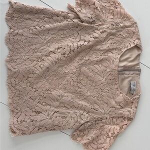 Dress shirt short cut. Lace Top in Soft Pink